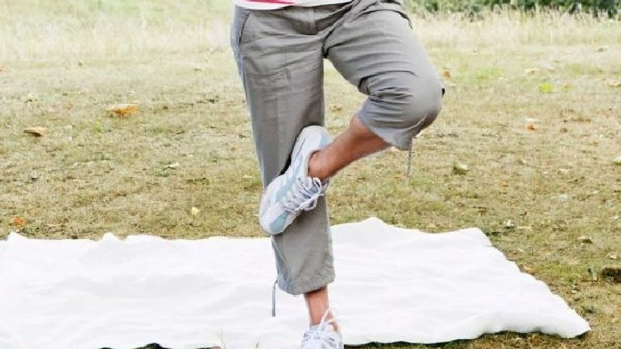 ഒറ്റക്കാലില്‍ പത്ത് സെക്കൻഡ് നില്‍ക്കാൻ സാധിക്കുമോ? വ്യത്യസ്തമായ പരീക്ഷണം...