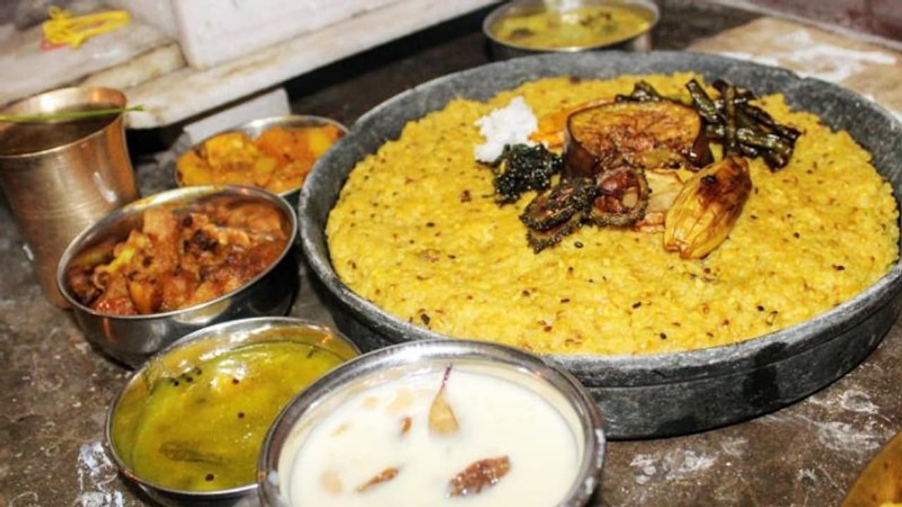 লক্ষ্মী পুজোয় মাকে ভোগ দিন এই বিশেষ কয়টি খিচুড়ি, রইল কয় ধরনের খিচুড়ির রেসিপির হদিশ