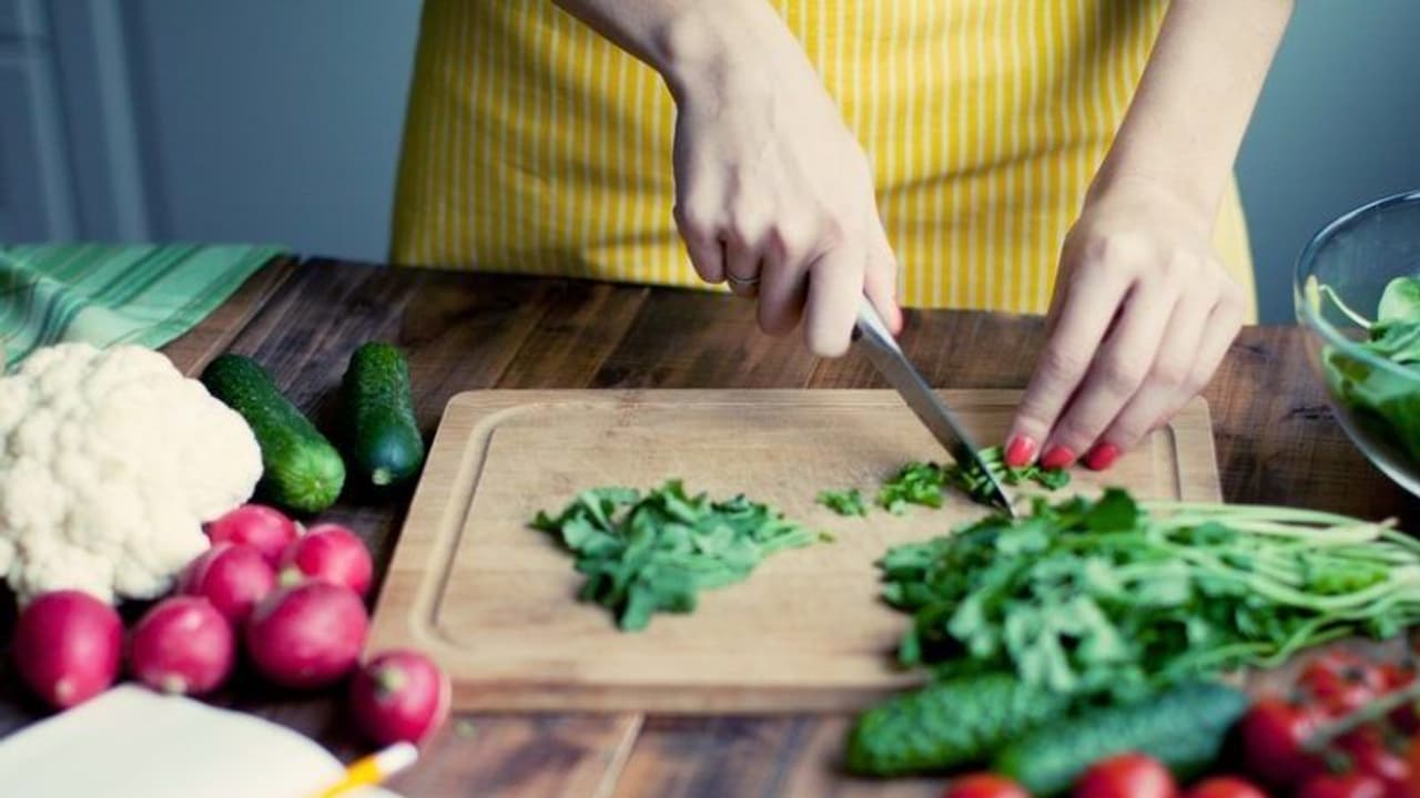 World Mental Health Day 2022 : സ്ട്രെസ് കുറയ്ക്കാൻ കഴിക്കാം ഏഴ് ഭക്ഷണങ്ങൾ 