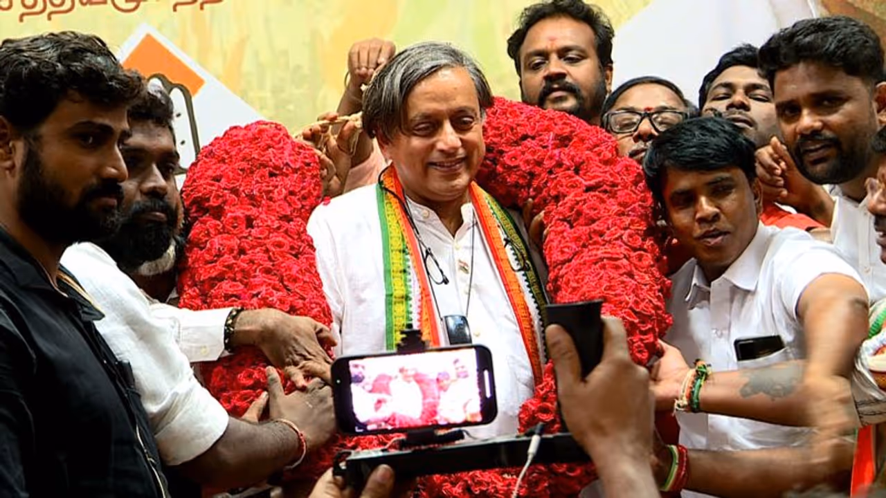 'ശരിക്കും വിശ്വ പൗരനായി തരൂർ'; തോൽവിയിലും സ്വന്തമാക്കിയത് നേട്ടം, ആശങ്കയോടെ കേരളത്തിലെ നേതാക്കൾ