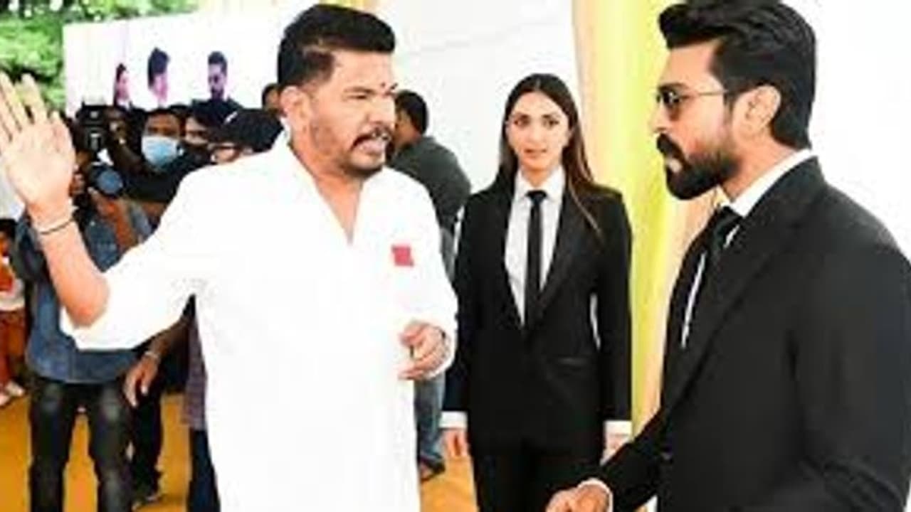 రామ్ చరణ్ సినిమాపై అదరిపోయే అప్ డేట్ ఇచ్చిన శంకర్