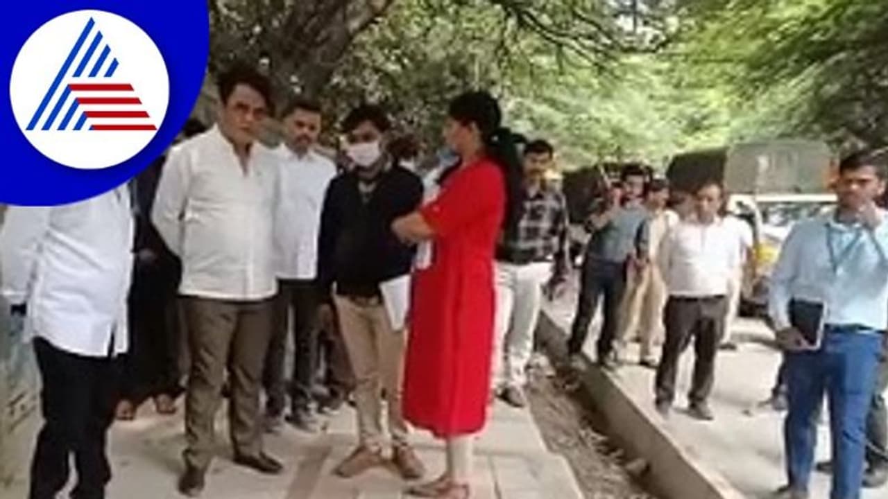 Yeswanthpur : ಮಾರಮ್ಮ ಸರ್ಕಲ್ White Topping ಕಾಮಗಾರಿ: ನ.1ರೊಳಗೆ ಮುಗಿಸಲು ಸಚಿವರ ಸೂಚನೆ Yeswanthpur : ಮಾರಮ್ಮ ಸರ್ಕಲ್ White Topping ಕಾಮಗಾರಿ: ನ.1ರೊಳಗೆ ಮುಗಿಸಲು ಸಚಿವರ ಸೂಚನೆ