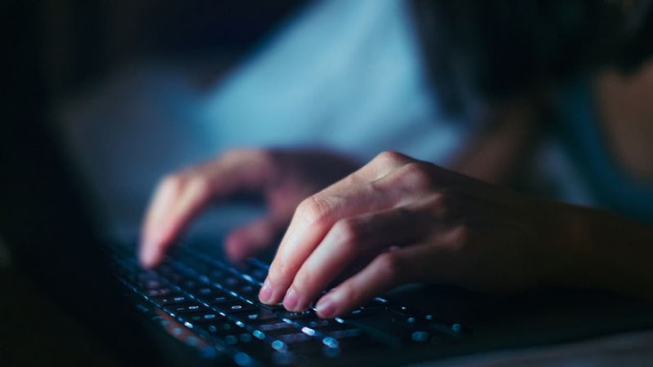 ದುಡ್ಡು ಮಾಡೋದು ಹೇಗೆ? ಮಹಿಳೆಯರಿಗೆ ಇಲ್ಲಿವೆ ದುಡಿಯೋ ಟಿಪ್ಸ್ ದುಡ್ಡು ಮಾಡೋದು ಹೇಗೆ? ಮಹಿಳೆಯರಿಗೆ ಇಲ್ಲಿವೆ ದುಡಿಯೋ ಟಿಪ್ಸ್