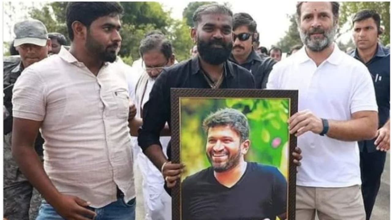 ರಾಹುಲ್ ಗಾಂಧಿ ಕೈಯಲ್ಲಿ ಅಪ್ಪು ಫೋಟೋ; 'ಭಾರತ್ ಜೋಡೋ ಯಾತ್ರೆ'ಯಲ್ಲಿ ಪುನೀತ್‌ಗೆ ನಮನ