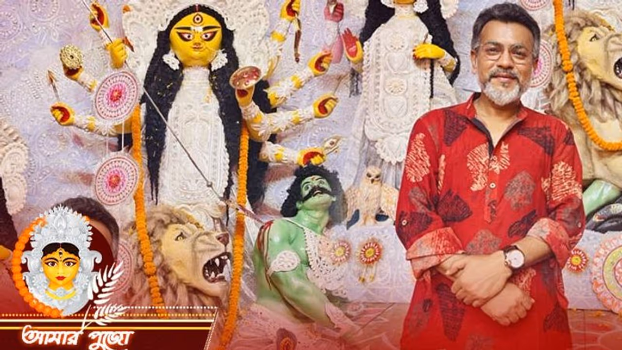 ছোটবেলায় লাইন দিয়ে পুজো প্যান্ডেলে ঢোকার আনন্দটা এখন খুব মিস করেন রুদ্রনীল ঘোষ 