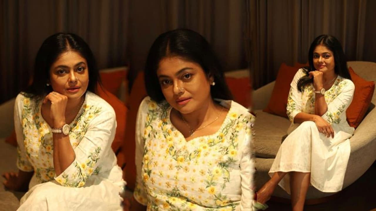 ബോൾഡായി മഞ്ജു പിള്ള; ചിത്രങ്ങൾ ഏറ്റെടുത്ത് ആരാധകർ ബോൾഡായി മഞ്ജു പിള്ള; ചിത്രങ്ങൾ ഏറ്റെടുത്ത് ആരാധകർ