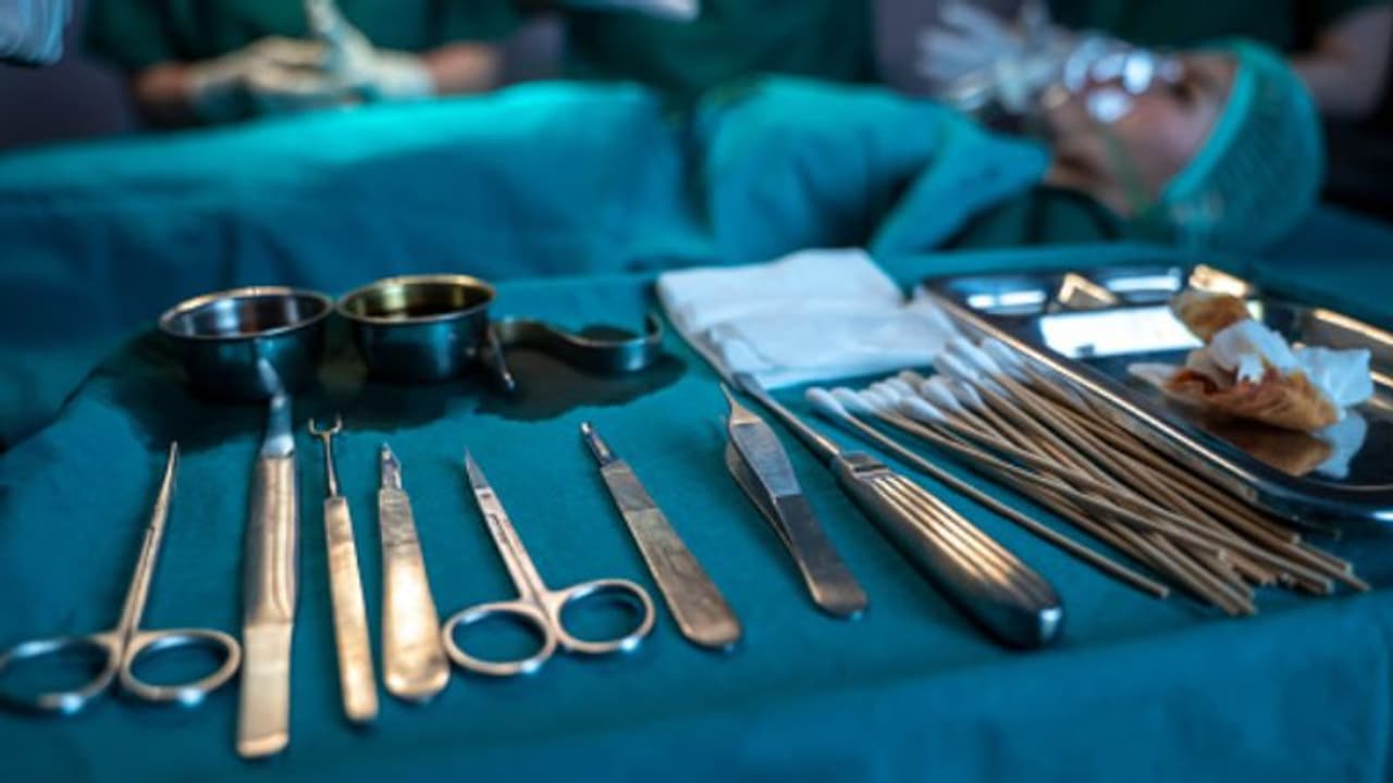 അടിവയറ്റില്‍ കനവും വേദനയും; പരിശോധിച്ചപ്പോള്‍ കണ്ടെത്തിയത്...