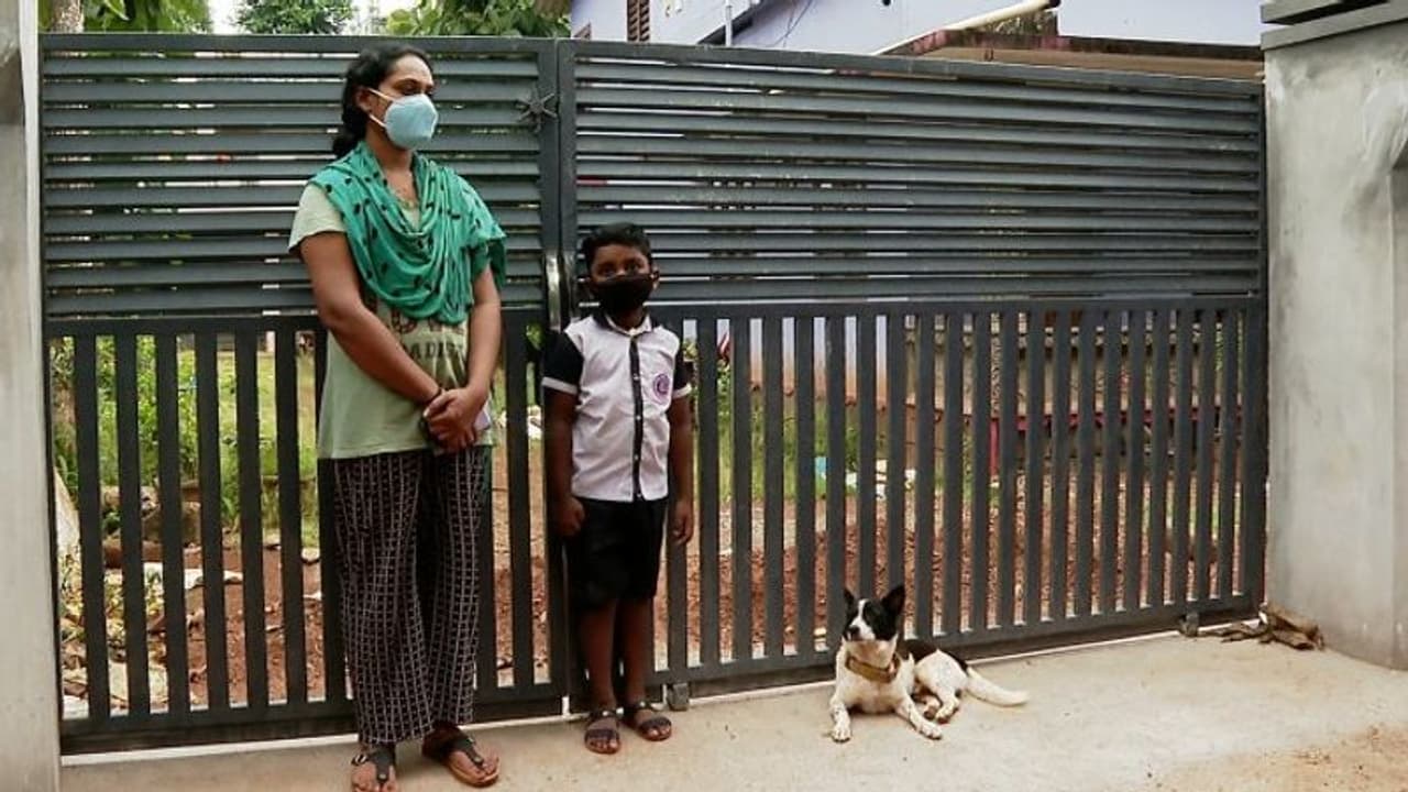 യുവതിയേയും കുഞ്ഞിനേയും വീട്ടിൽ നിന്നും പുറത്താക്കിയ സംഭവത്തിൽ ഇന്ന് അറസ്റ്റുണ്ടായേക്കും യുവതിയേയും കുഞ്ഞിനേയും വീട്ടിൽ നിന്നും പുറത്താക്കിയ സംഭവത്തിൽ ഇന്ന് അറസ്റ്റുണ്ടായേക്കും