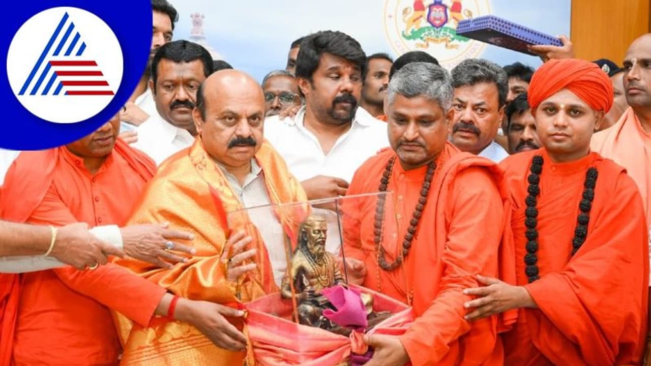 241 ದಿನಗಳ ವಾಲ್ಮೀಕಿ ಶ್ರೀ ಮೀಸಲು ಧರಣಿ ಅಂತ್ಯ 241 ದಿನಗಳ ವಾಲ್ಮೀಕಿ ಶ್ರೀ ಮೀಸಲು ಧರಣಿ ಅಂತ್ಯ