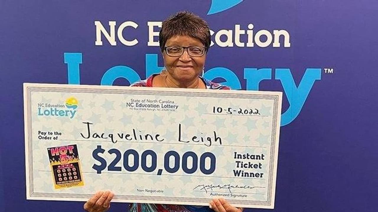 കോടി രൂപ സമ്മാനം കിട്ടിയ ടിക്കറ്റ് വലിച്ചെറിയാൻ പോയി സ്ത്രീ, പിന്നെ സംഭവിച്ചത്... 