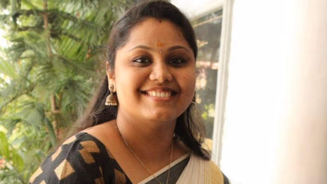 പിറവം താലൂക്ക് ആശുപത്രിയിലെ അസിസ്റ്റന്റ് സർജൻ ഡോ ചാന്ദ്നി മോഹൻ അന്തരിച്ചു