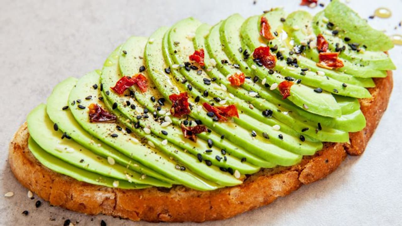 Cholesterol Diet: കൊളസ്ട്രോള്‍ കുറയ്ക്കാന്‍ ഡയറ്റില്‍ ഉള്‍പ്പെടുത്താം ഈ പഴങ്ങളും പച്ചക്കറികളും...