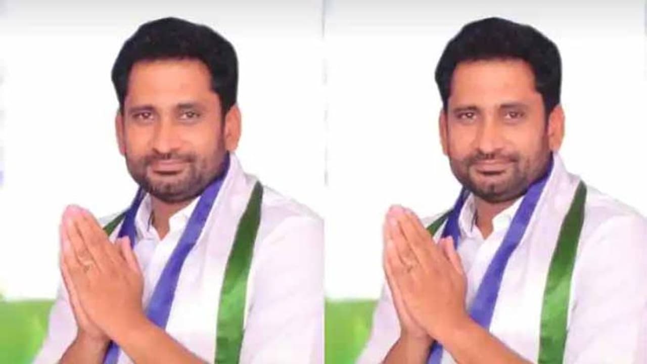 హిందూపురం వైసీపీ నేత రామకృష్ణారెడ్డి హత్య: ఐదుగురిపై కేసు హిందూపురం వైసీపీ నేత రామకృష్ణారెడ్డి హత్య: ఐదుగురిపై కేసు