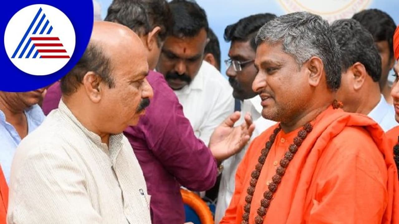 ಮೀಸಲಾತಿ ಹೆಚ್ಚಿಸಿದ್ದಕ್ಕೆ ಸಿಎಂ ಬೊಮ್ಮಾಯಿಗೆ ವಿವಿಧ ಮಠಾಧೀಶರಿಂದ ಅಭಿನಂದನೆ ಮೀಸಲಾತಿ ಹೆಚ್ಚಿಸಿದ್ದಕ್ಕೆ ಸಿಎಂ ಬೊಮ್ಮಾಯಿಗೆ ವಿವಿಧ ಮಠಾಧೀಶರಿಂದ ಅಭಿನಂದನೆ