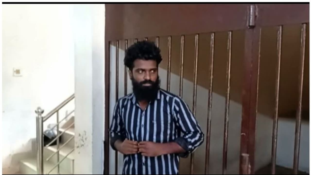കൊല്ലത്ത് പതിനൊന്നുകാരനെ പീഡിപ്പിച്ചു; ക്ഷേത്ര പൂജാരി പിടിയിൽ കൊല്ലത്ത് പതിനൊന്നുകാരനെ പീഡിപ്പിച്ചു; ക്ഷേത്ര പൂജാരി പിടിയിൽ