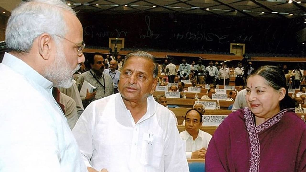 मोदी, शाह से लेकर राहुल गांधी लालू तक...पढ़ें देश के 30 बड़े नेताओं ने किन शब्दों में मुलायम सिंह को किया याद मोदी, शाह से लेकर राहुल गांधी लालू तक...पढ़ें देश के 30 बड़े नेताओं ने किन शब्दों में मुलायम सिंह को किया याद