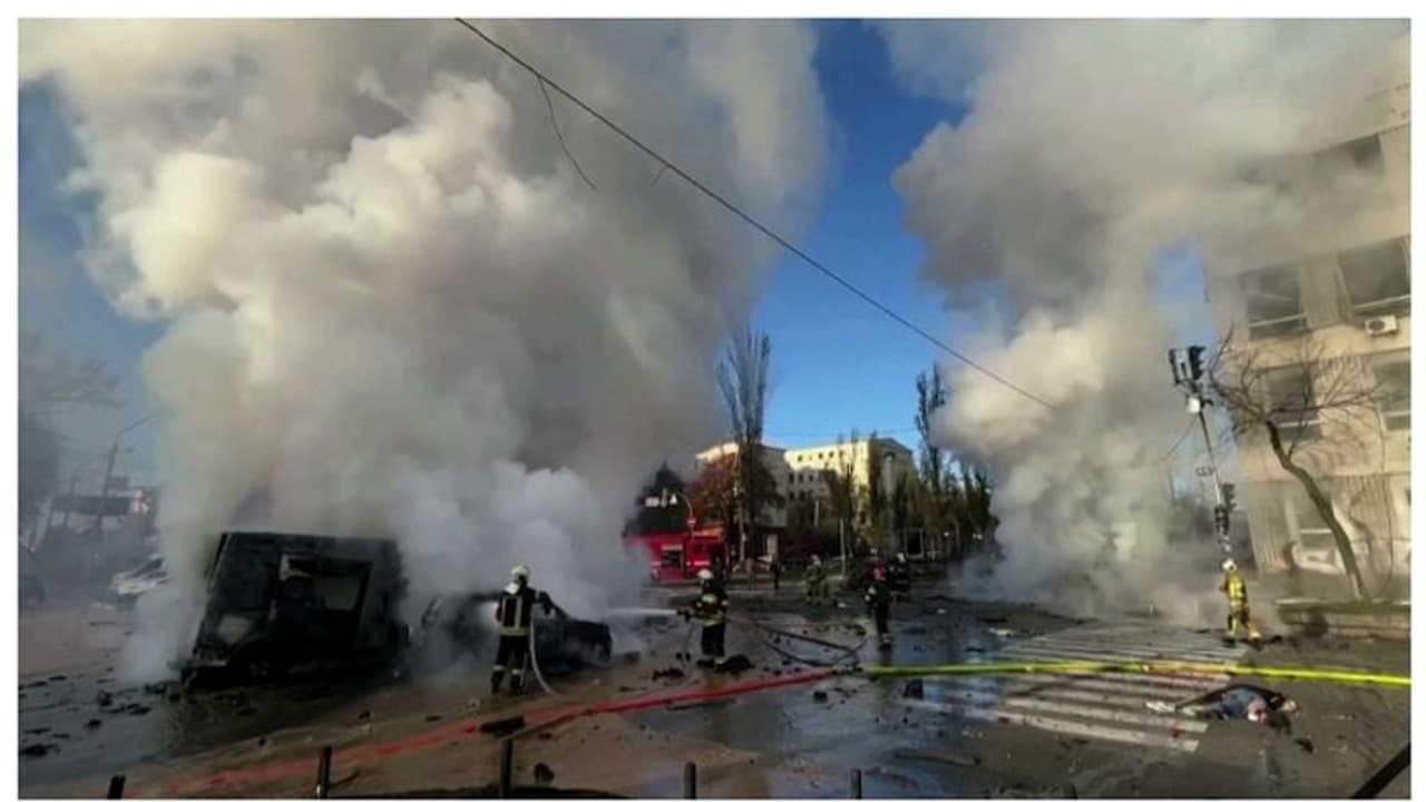 യുക്രെയ്നെതിരെ ആക്രമണം കടുപ്പിച്ച് റഷ്യ; മിസൈൽ ആക്രമണത്തില് 8 പേർ മരിച്ചു, 26 പേർക്ക് പരിക്ക് യുക്രെയ്നെതിരെ ആക്രമണം കടുപ്പിച്ച് റഷ്യ; മിസൈൽ ആക്രമണത്തില് 8 പേർ മരിച്ചു, 26 പേർക്ക് പരിക്ക്