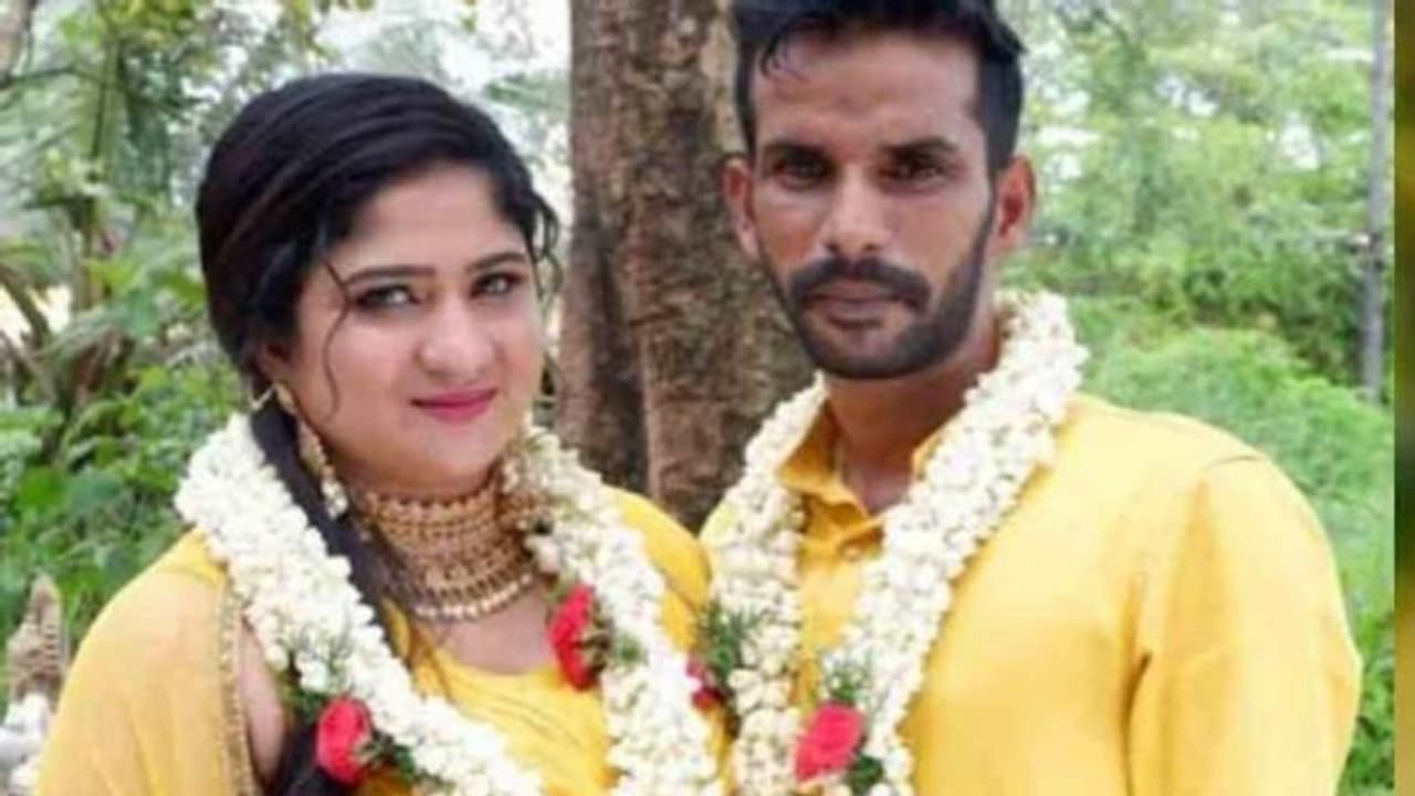 വീട് കയറി ആക്രമണം, നടി അശ്വതി ബാബുവും ഭർത്താവ് നൌഫലും അറസ്റ്റിൽ