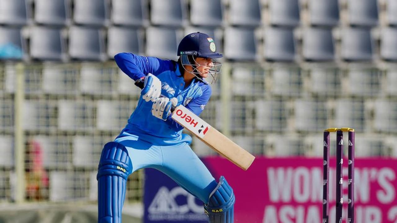 രേണുകയ്ക്ക് മുന്നില്‍ ലങ്ക തകര്‍ന്നു, പിന്നാലെ മന്ഥാനയുടെ അടി; വനിതാ ഏഷ്യാ കപ്പ് ഇന്ത്യക്ക് 