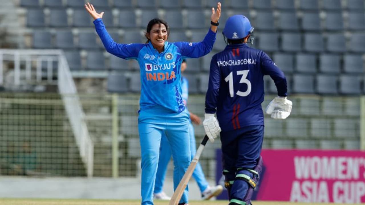 വനിതാ ഏഷ്യാ കപ്പ്: സ്‌നേഹ് റാണയ്ക്ക് മൂന്ന് വിക്കറ്റ്; തായ്‌ലന്‍ഡിനെ ഒമ്പത് വിക്കറ്റിന് തകര്‍ത്ത് ഇന്ത്യ