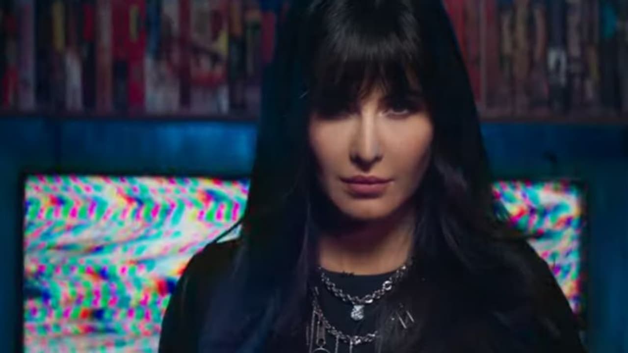 പേടിപ്പിച്ചും ചിരിപ്പിച്ചും കത്രീന കൈഫിന്റെ 'ഫോണ് ഭൂത്', ട്രെയിലര് പേടിപ്പിച്ചും ചിരിപ്പിച്ചും കത്രീന കൈഫിന്റെ 'ഫോണ് ഭൂത്', ട്രെയിലര്