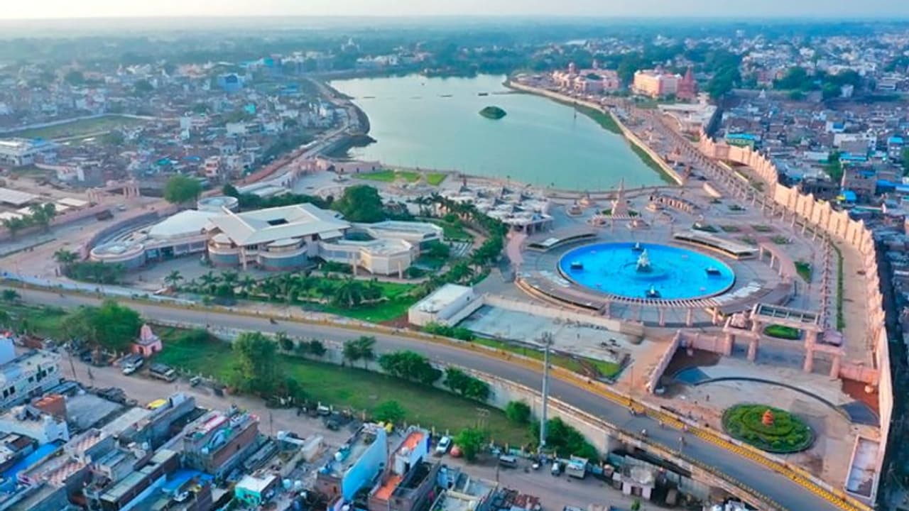 Mahakal Lok: कितने सालों में बना महाकाल लोक, कितना खर्च आया? जानें वो सब कुछ जो आप जानना चाहते हैं Mahakal Lok: कितने सालों में बना महाकाल लोक, कितना खर्च आया? जानें वो सब कुछ जो आप जानना चाहते हैं