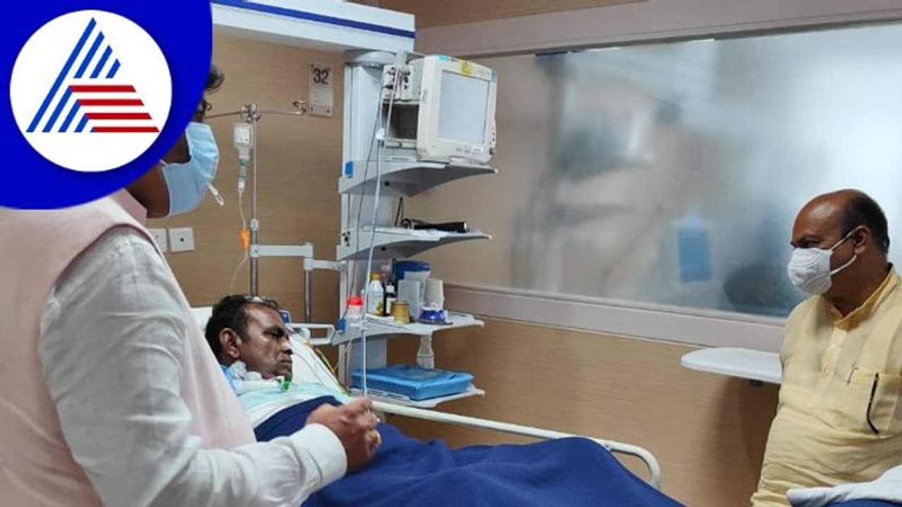 ಮಣಿಪಾಲ್ ಆಸ್ಪತ್ರೆಯಲ್ಲಿರುವ ಆನಂದ್ ಮಾಮನಿ ಮತ್ತು ಶ್ರೀಮಂತ ಇಲ್ಲಾಳ್ ಆರೋಗ್ಯ ವಿಚಾರಿಸಿದ ಸಿಎಂ ಮಣಿಪಾಲ್ ಆಸ್ಪತ್ರೆಯಲ್ಲಿರುವ ಆನಂದ್ ಮಾಮನಿ ಮತ್ತು ಶ್ರೀಮಂತ ಇಲ್ಲಾಳ್ ಆರೋಗ್ಯ ವಿಚಾರಿಸಿದ ಸಿಎಂ