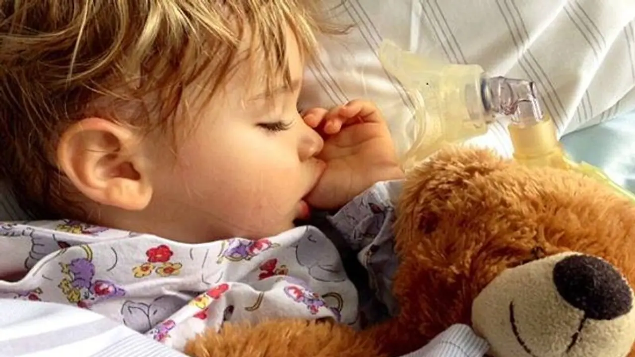 বাচ্চার বুড়ো আঙুল চোষার অভ্যাস ছাড়ান খুব সহজে, রইল টিপস 