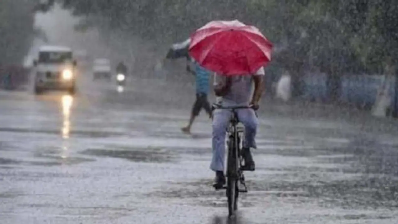 Bengaluru: ಬೆಳ್ಳಂಬೆಳಗ್ಗೆ ರಾಜಧಾನಿಯಲ್ಲಿ ಮೋಡ ಕವಿದ ವಾತಾವರಣ, ತುಂತುರು ಮಳೆ