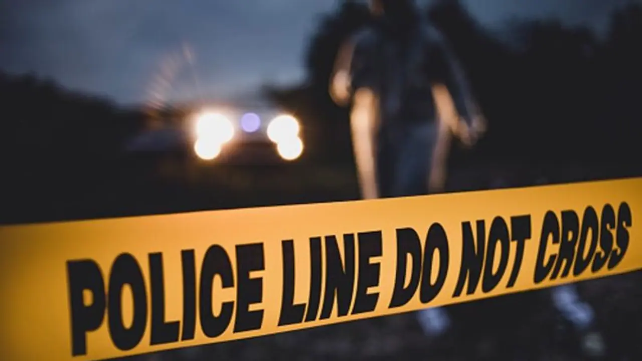 ആൺസുഹൃത്തുക്കളോട് സംസാരിച്ചത് ഇഷ്ടമായില്ല, 15കാരിയെ അച്ഛൻ വെട്ടിക്കൊലപ്പെടുത്തി 