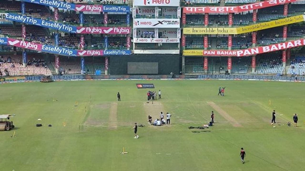 നനഞ്ഞ ഔട്ട്ഫീല്‍ഡ്, ദില്ലിയില്‍ ടോസ് വൈകുന്നു! പരമ്പരനേട്ടം ലക്ഷ്യം വച്ച് ഇന്ത്യയും ദക്ഷിണാഫ്രിക്കയും