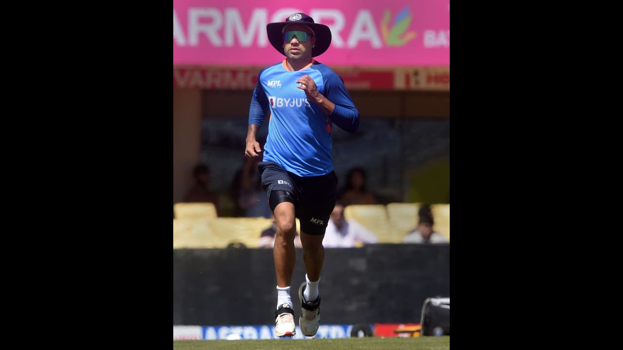 ഇപ്പോള് മൂന്ന് പേരുണ്ട്! ധവാന് കരിയര് അവസാനിപ്പിക്കുന്നതായിരിക്കും നല്ലതെന്നുള്ള സൂചന നല്കി അഗാര്ക്കര് ഇപ്പോള് മൂന്ന് പേരുണ്ട്! ധവാന് കരിയര് അവസാനിപ്പിക്കുന്നതായിരിക്കും നല്ലതെന്നുള്ള സൂചന നല്കി അഗാര്ക്കര്