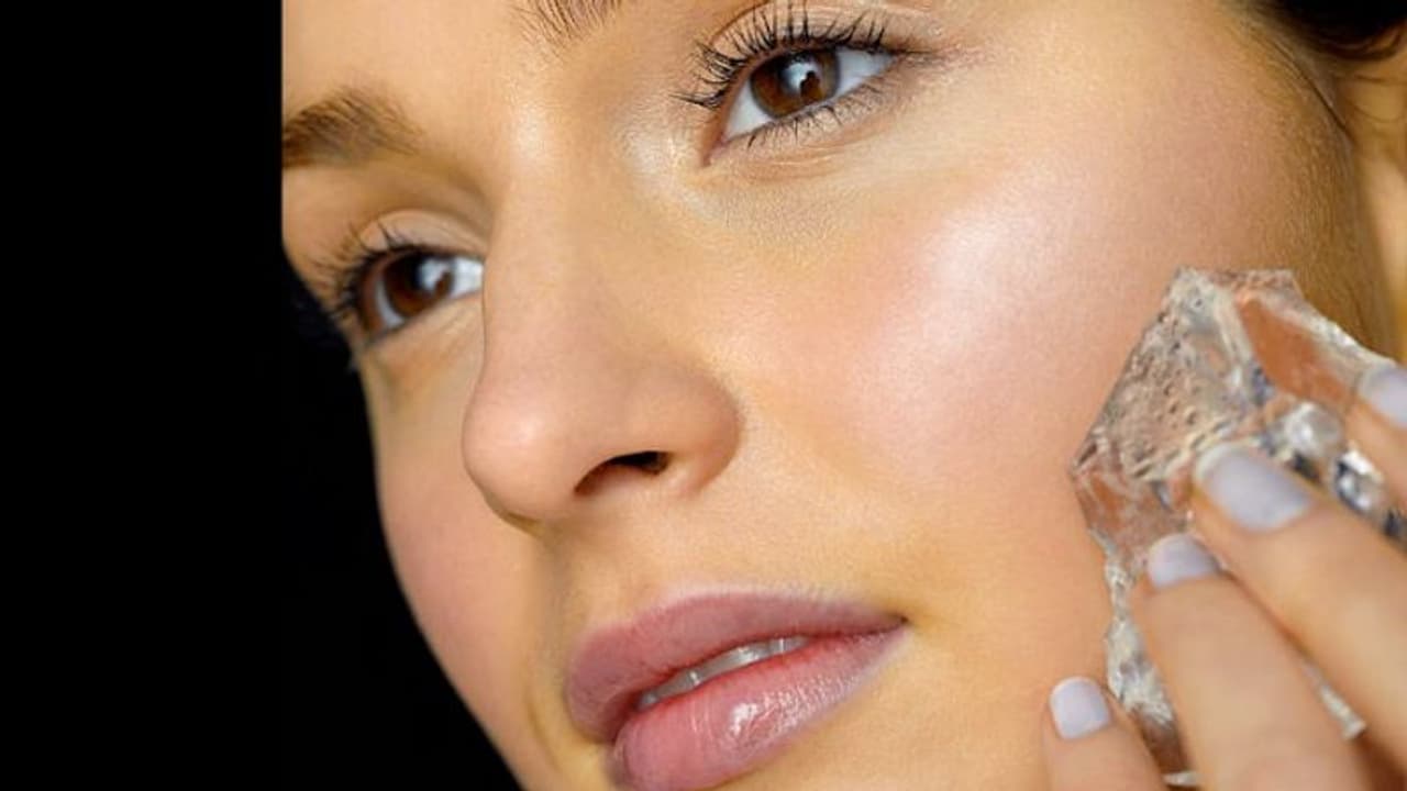 5 beauty skin ice cubes you can use for a healthy and glowing skin 5 beauty skin ice cubes you can use for a healthy and glowing skin