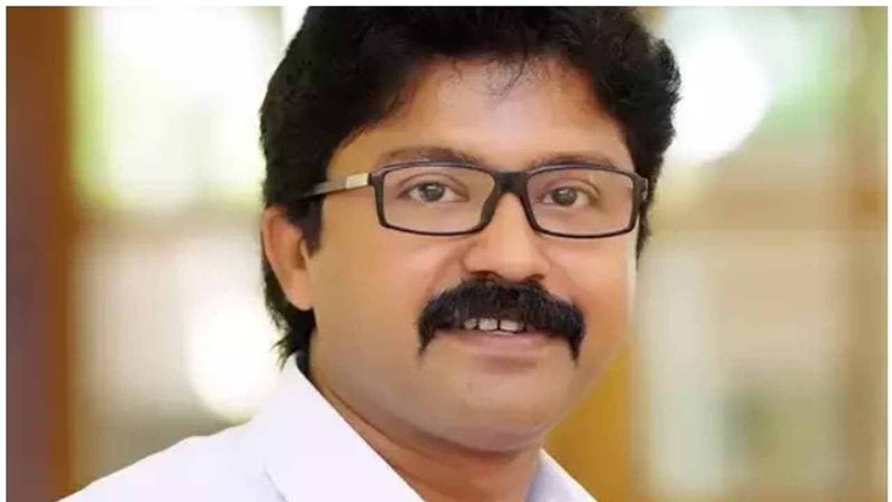 എൽദോസ് കുന്നപ്പിള്ളിക്ക് സസ്പെൻഷൻ, വിശദീകരണം തൃപ്തികരമല്ലെന്ന് കെപിസിസി; നടപടി അംഗീകരിക്കുന്നതായി എംഎൽഎ