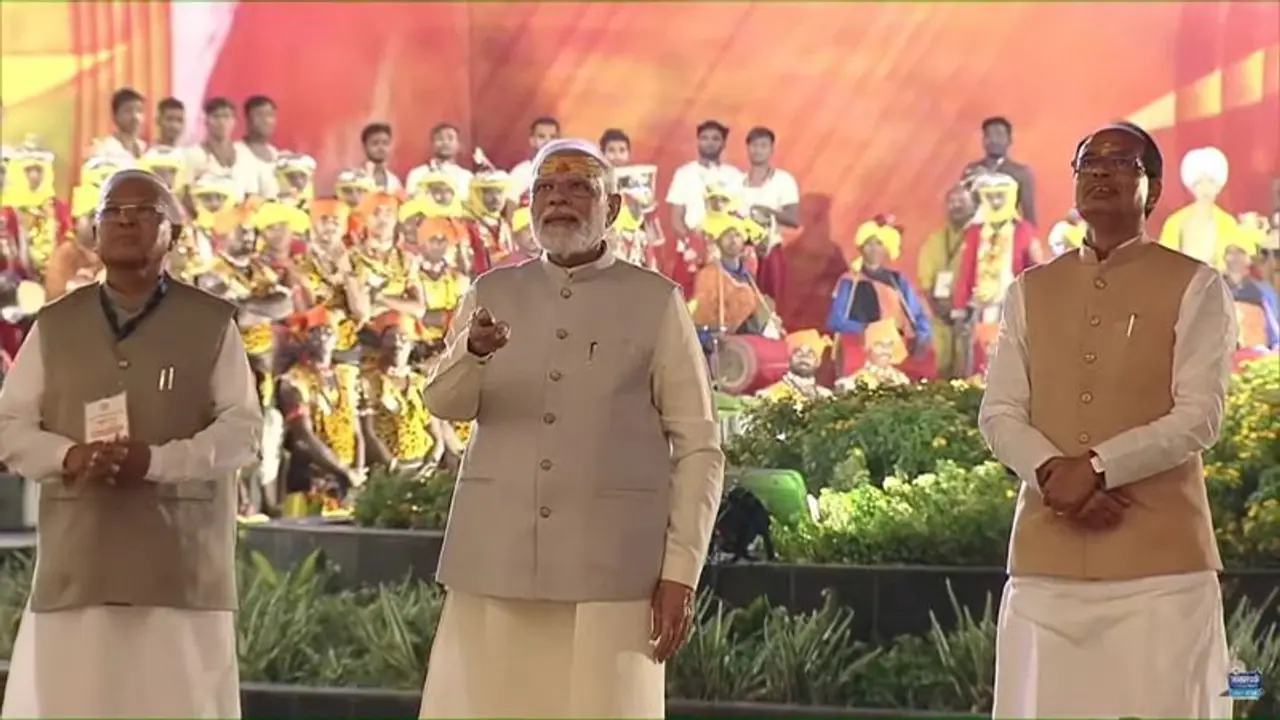 মহাকাল করিডরকে দেশ ও জাতীর উদ্দেশে উৎসর্গ করলেন প্রধানমন্ত্রী মোদী, উদ্বোধন হল ৮৫৬ কোটি টাকার প্রকল্পের মহাকাল করিডরকে দেশ ও জাতীর উদ্দেশে উৎসর্গ করলেন প্রধানমন্ত্রী মোদী, উদ্বোধন হল ৮৫৬ কোটি টাকার প্রকল্পের