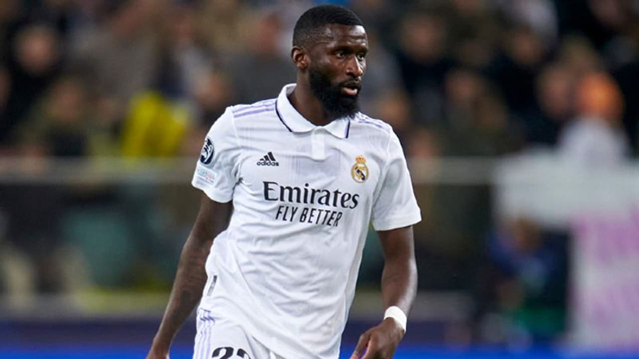 ഇഞ്ചുറി ടൈമില് സമനില പിടിച്ച് റയല്; പിഎസ്ജിയെ ബെന്ഫിക്ക വീണ്ടും തളച്ചിട്ടു ഇഞ്ചുറി ടൈമില് സമനില പിടിച്ച് റയല്; പിഎസ്ജിയെ ബെന്ഫിക്ക വീണ്ടും തളച്ചിട്ടു