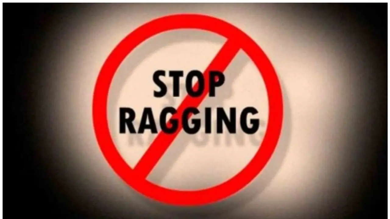 ప్రీతి ఘటన మరవకముందే.. వరంగల్లో ర్యాగింగ్కు మరో విద్యార్ధిని బలి ప్రీతి ఘటన మరవకముందే.. వరంగల్లో ర్యాగింగ్కు మరో విద్యార్ధిని బలి