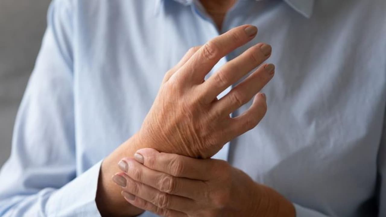 World Arthritis Day 2022 : സന്ധിവാതം ; ഈ ലക്ഷണങ്ങൾ അവ​ഗണിക്കരുത് 