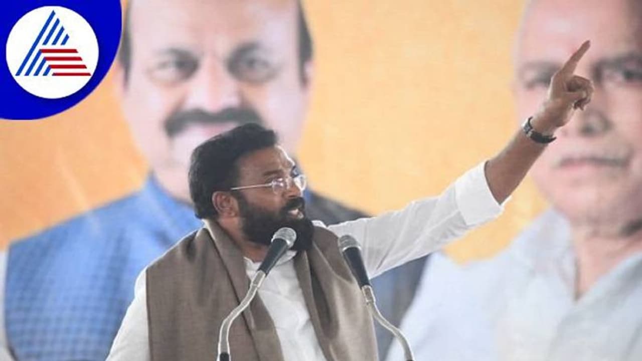 ಬಿಜೆಪಿಯ 150 ವೇಗಕ್ಕೆ 100 ಜೋಡೋ ಯಾತ್ರೆ ಮಾಡಿದರೂ ಆಗಲ್ಲ: ಶ್ರೀರಾಮುಲು ಬಿಜೆಪಿಯ 150 ವೇಗಕ್ಕೆ 100 ಜೋಡೋ ಯಾತ್ರೆ ಮಾಡಿದರೂ ಆಗಲ್ಲ: ಶ್ರೀರಾಮುಲು