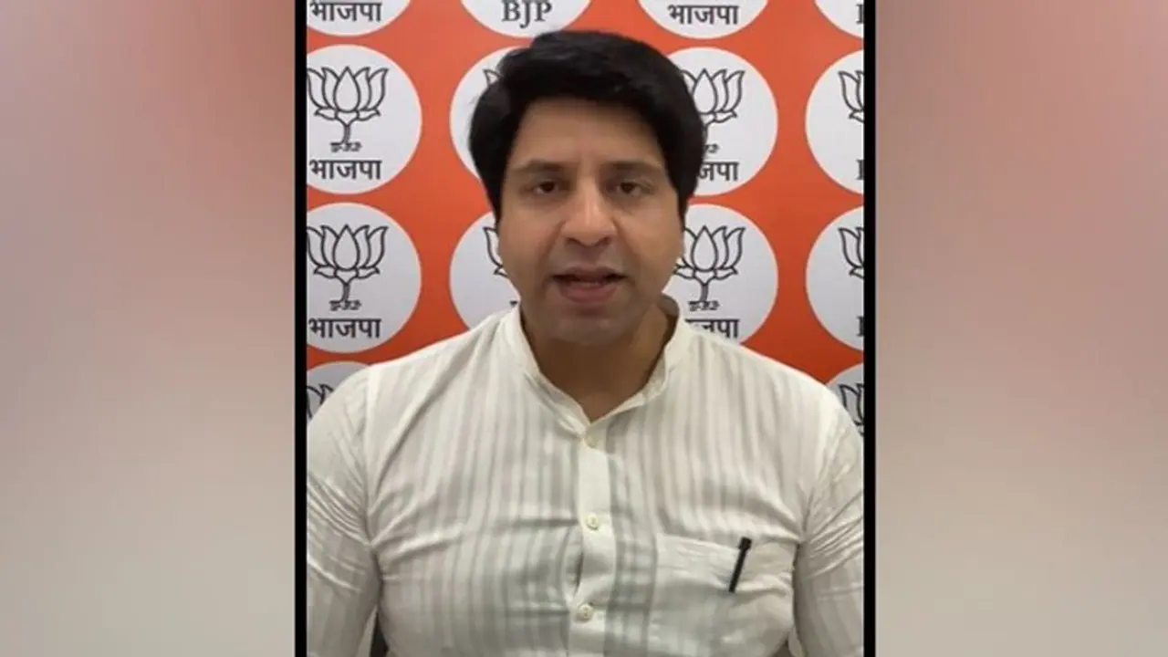 నారీ శక్తి బలోపేతానికి మరో అడుగు: ప్రధాని మోడీపై షెహజాద్ పూనావాలా ప్రశంసలు నారీ శక్తి బలోపేతానికి మరో అడుగు: ప్రధాని మోడీపై షెహజాద్ పూనావాలా ప్రశంసలు