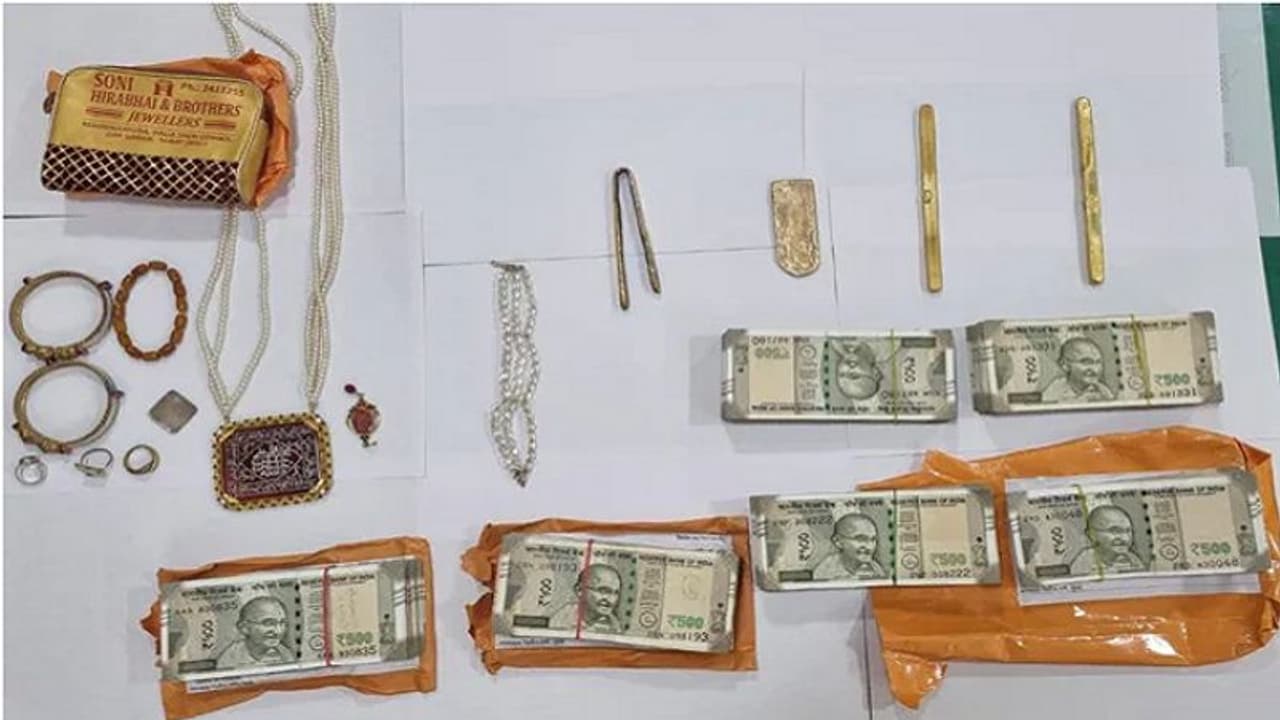 സ്വർണം കവരുന്നത് ജിന്നാണെന്ന് കരുതി മിണ്ടിയില്ല, പണം നഷ്ടമായപ്പോൾ പരാതി; ഒടുവിൽ 'ജിന്നി'നെ കണ്ട് ഞെട്ടി പൊലീസ്