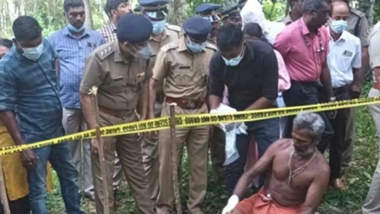 আরও মানুষের বলি হয়েছিল? কেরালার নরবলি কাণ্ডের অভিযুক্তদের জমি খনন করে মিললো হাড় আরও মানুষের বলি হয়েছিল? কেরালার নরবলি কাণ্ডের অভিযুক্তদের জমি খনন করে মিললো হাড়