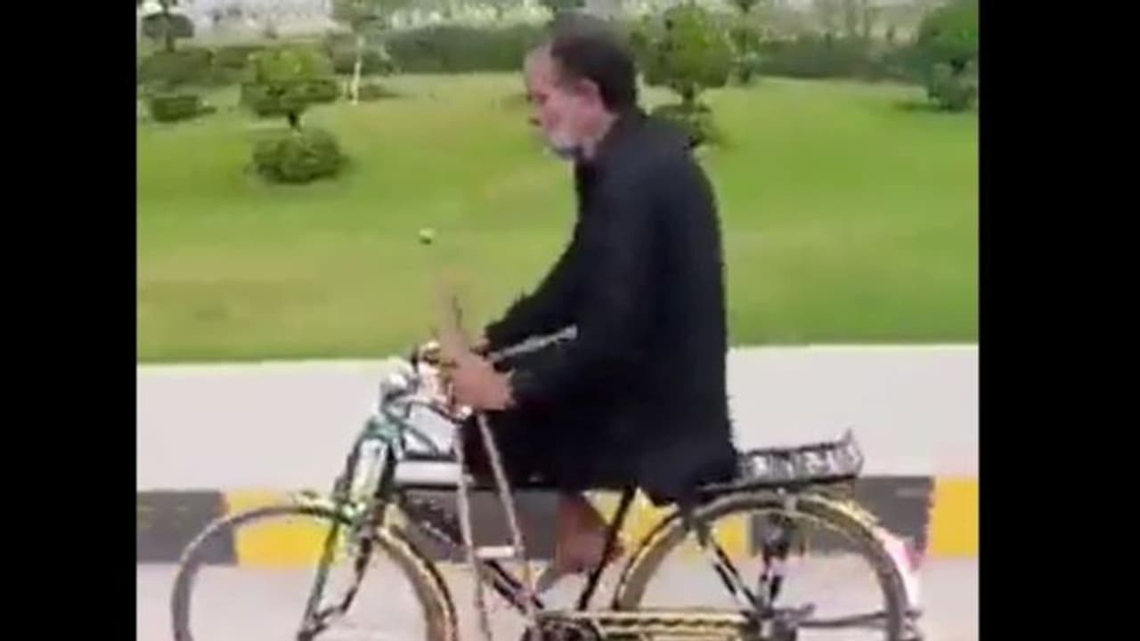 इस दिव्यांग शख्स के हौसले को अपने दिलो दिमाग में रखिए, कठिन वक्त में आपके भी काम आएगी इनकी हिम्मत 