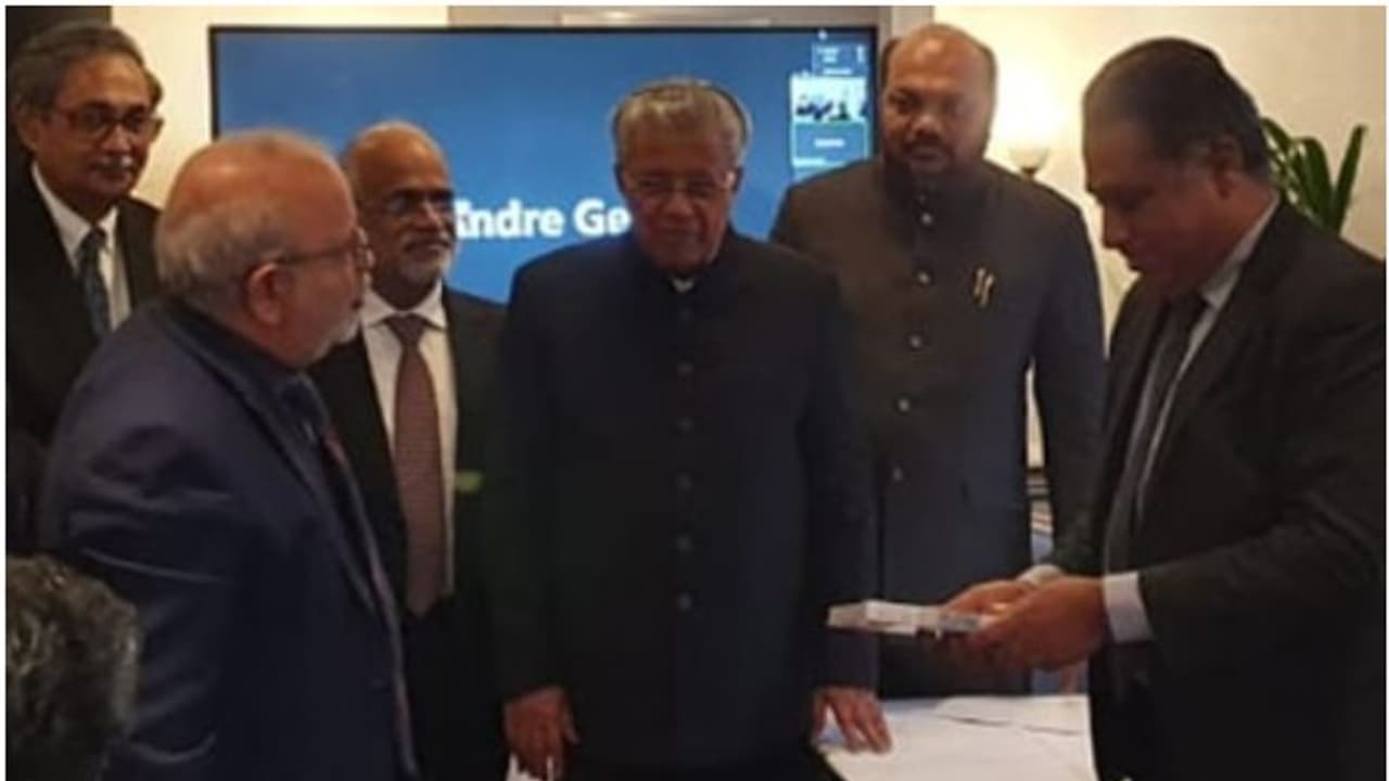 നൊബേല്‍ ജേതാവുമായും മുഖ്യമന്ത്രിയുടെ ചര്‍ച്ച; ഓക്സ്ഫഡ് അടക്കം സുപ്രധാന സര്‍വ്വകശാലകളുമായി ധാരണപത്രം ഒപ്പിട്ടു