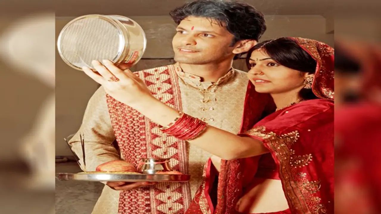 করওয়া চৌথের ব্রত পালনে মাথায় রাখুন এই বিশেষ জিনিস, জেনে নিন কী করবেন কী নয় করওয়া চৌথের ব্রত পালনে মাথায় রাখুন এই বিশেষ জিনিস, জেনে নিন কী করবেন কী নয়