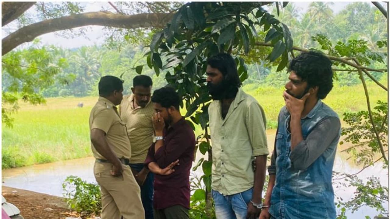 അഞ്ച് ലക്ഷം രൂപയുടെ എം ഡി എം എയുമായി മൂന്ന് യുവാക്കൾ പിടിയിൽ