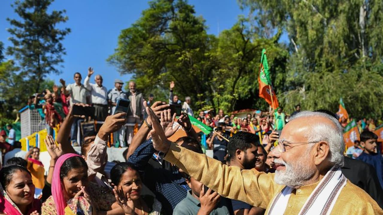 హిమాచ‌ల్ లో ముందుగానే దీపావ‌ళి వ‌చ్చిందన్న ప్రధాని మోడీ.. ఉనాలో ప‌లు ప్రాజెక్టుల‌కు శంకుస్థాపన