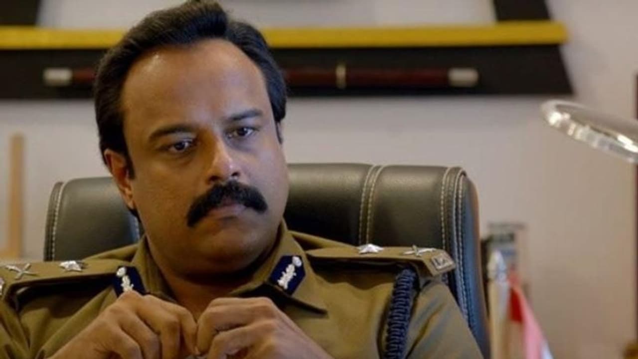 മുരളി ​ഗോപിക്കു പകരം ബോളിവുഡ് റീമേക്കില്‍ ആര്? നടനെ പ്രഖ്യാപിച്ച് 'ദൃശ്യം 2' അണിയറക്കാര്‍