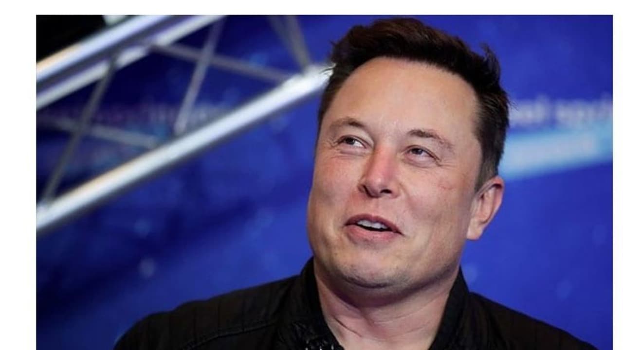 अब इत्र बेचकर ट्विटर खरीदेंगे एलन मस्क, कहा 'भाई मेरा परफ्यूम खरीदो ताकि मैं ट्विटर खरीद सकूं' अब इत्र बेचकर ट्विटर खरीदेंगे एलन मस्क, कहा 'भाई मेरा परफ्यूम खरीदो ताकि मैं ट्विटर खरीद सकूं'