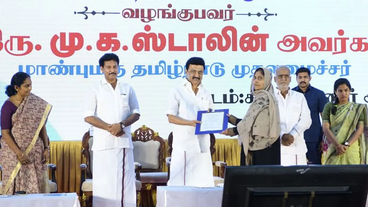 பள்ளிக்கல்வித்துறையில் 2,849 ஆசிரியர்களுக்கு பணி நியமன ஆணை.. முதலமைச்சர் இன்று வழங்கினார்.. பள்ளிக்கல்வித்துறையில் 2,849 ஆசிரியர்களுக்கு பணி நியமன ஆணை.. முதலமைச்சர் இன்று வழங்கினார்..